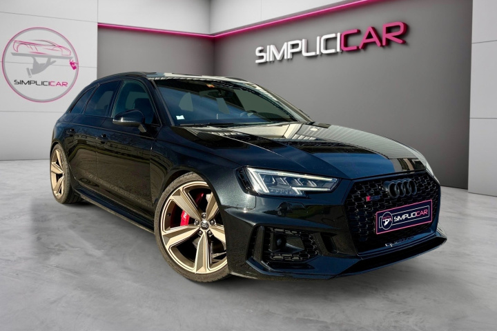 AUDI RS4 AVANT